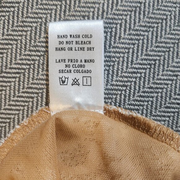 Privy Beige Lace Bodysuit – Size M - Picture 5 of 7